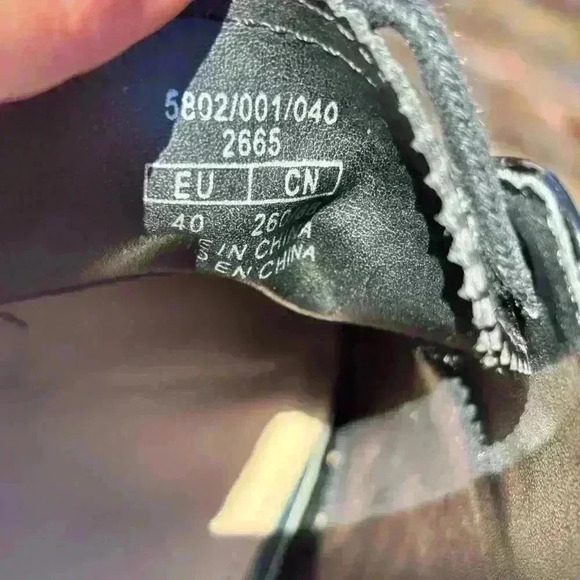 Ladies Zara Patent Oxford lace up shoes- size 40 super fun - Picture 2 of 11